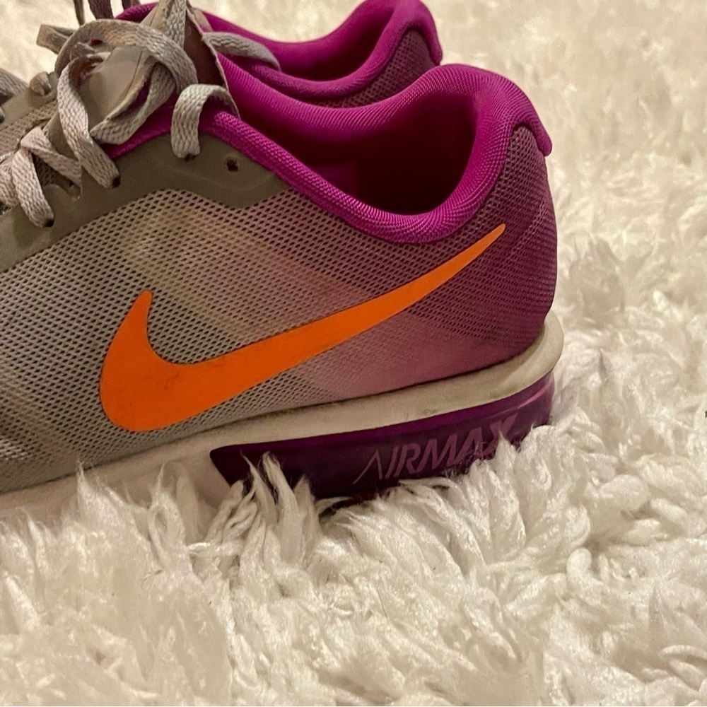 Women’s Nike Air Max Shoes- sz. 8.5 - Picture 3 of 6